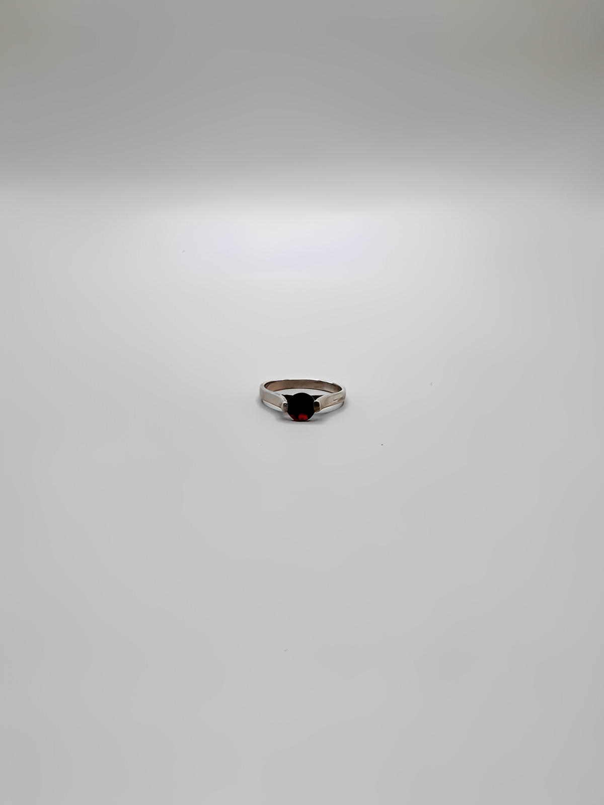 GARNET SILVER RING