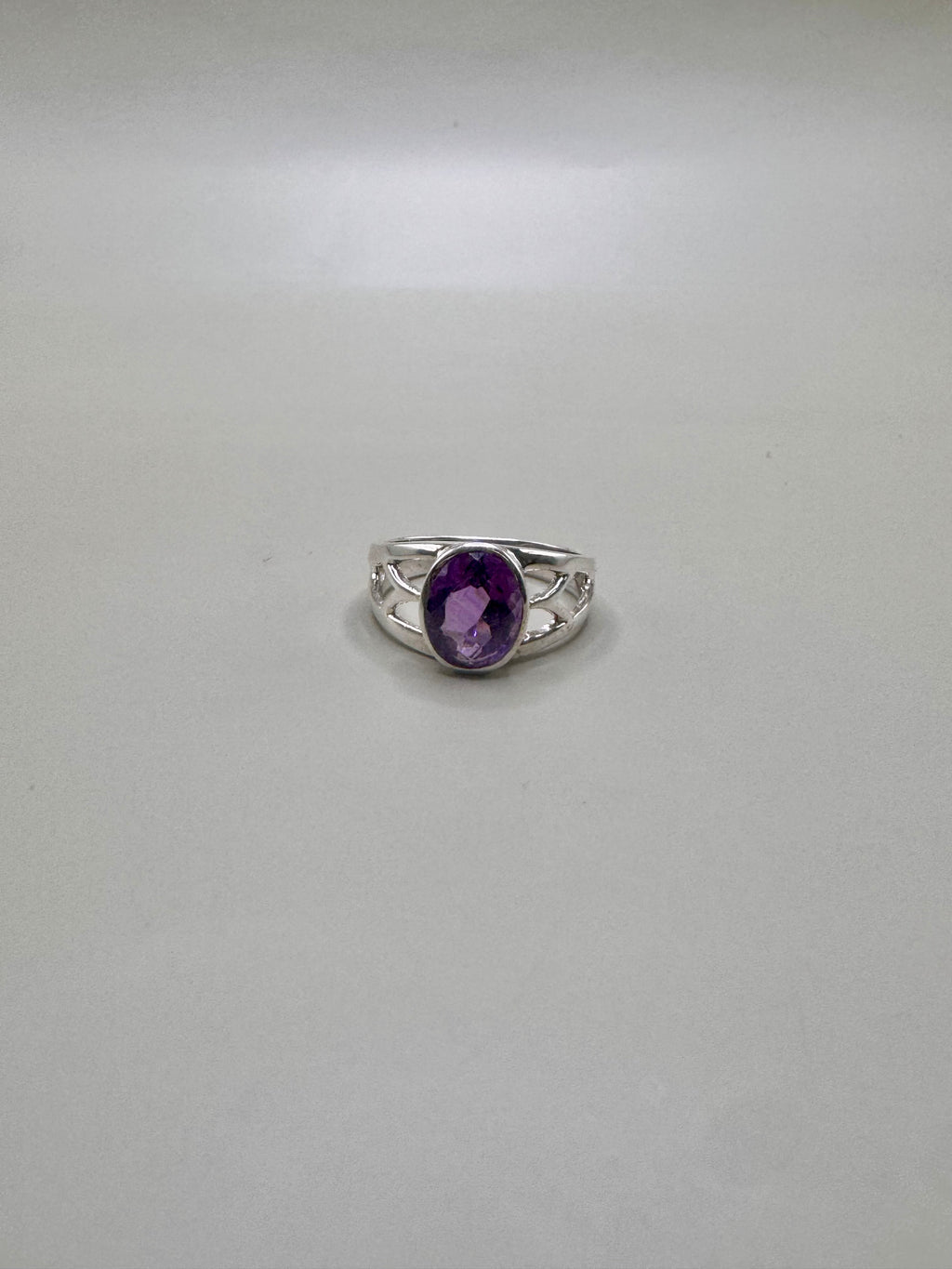 AMETHYST OVAL RING