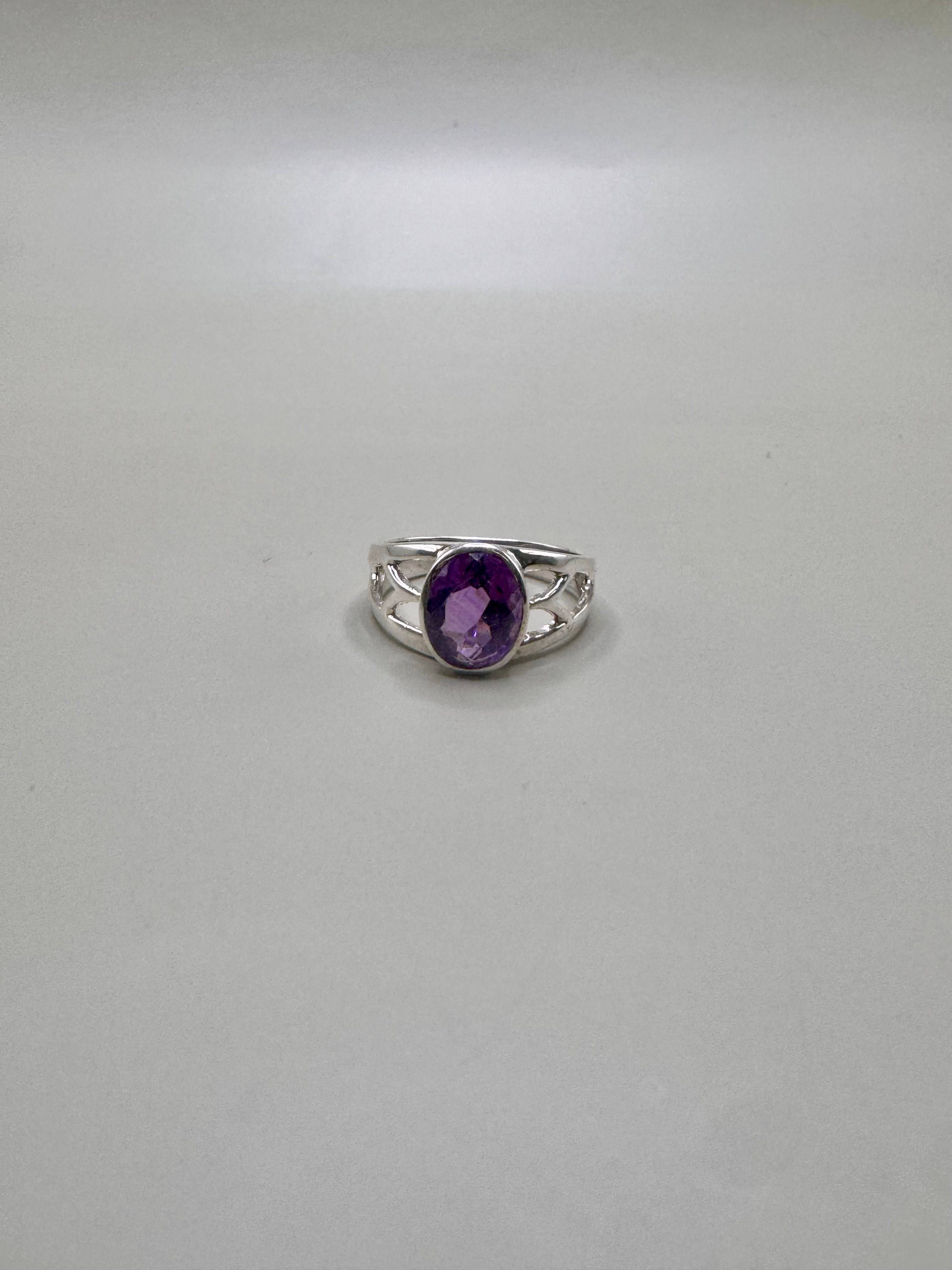 AMETHYST OVAL RING