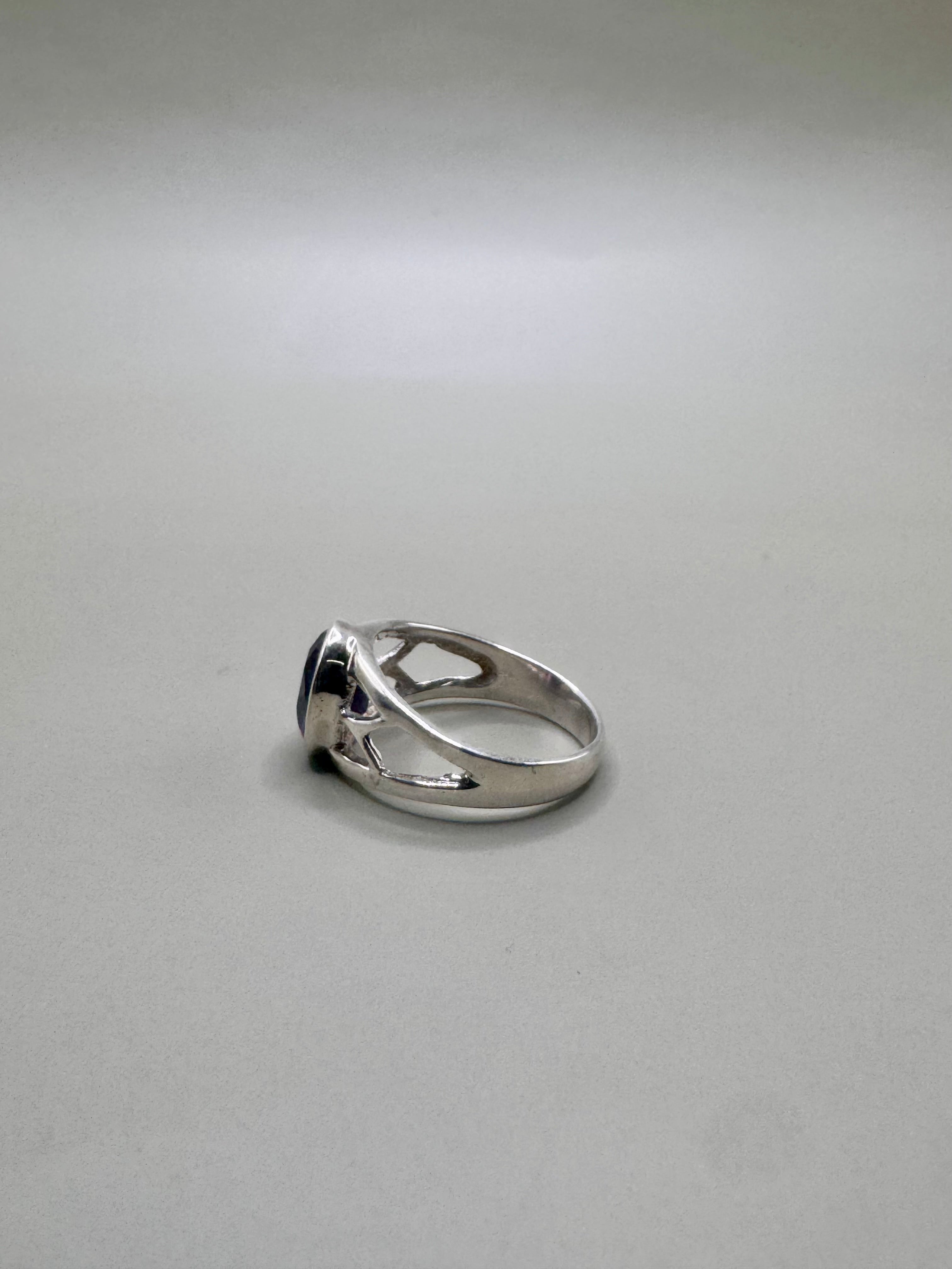AMETHYST OVAL RING