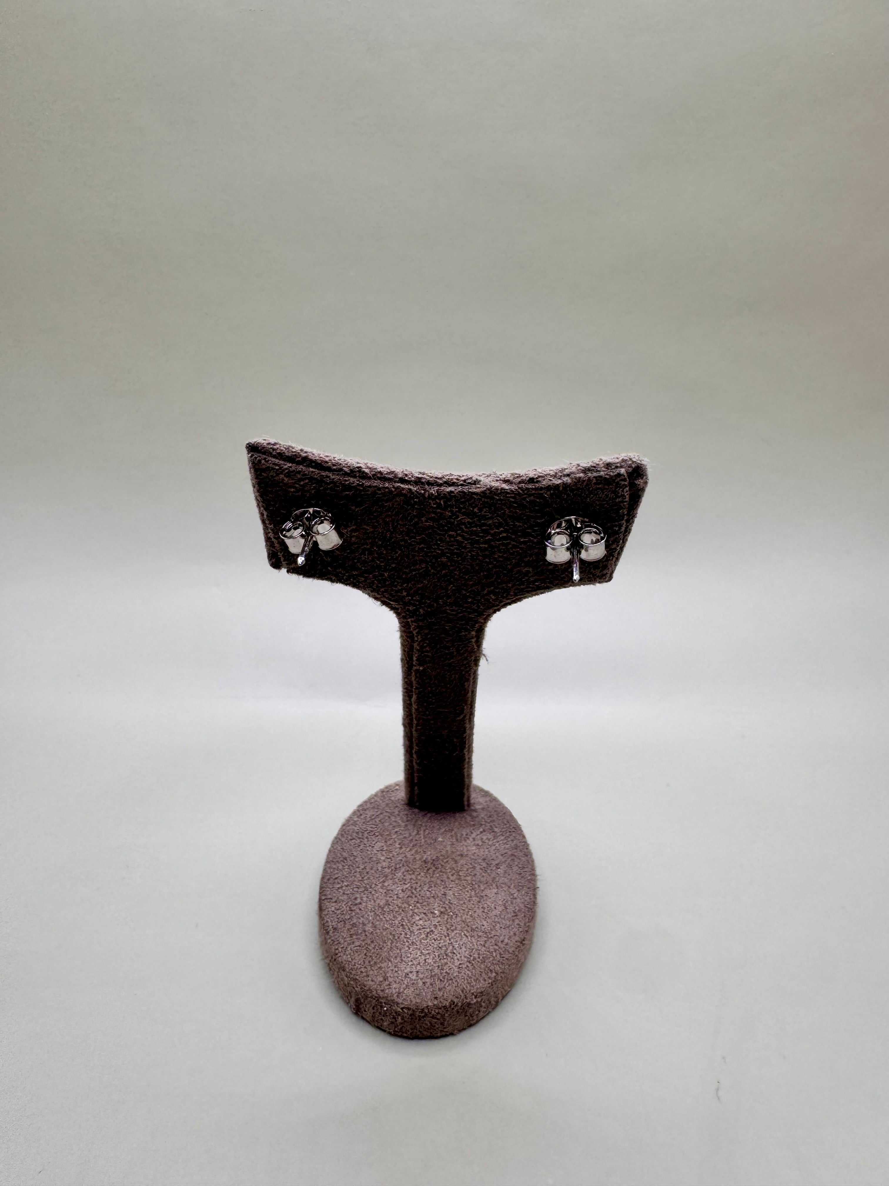 GARNET FLOWER EARRINGS