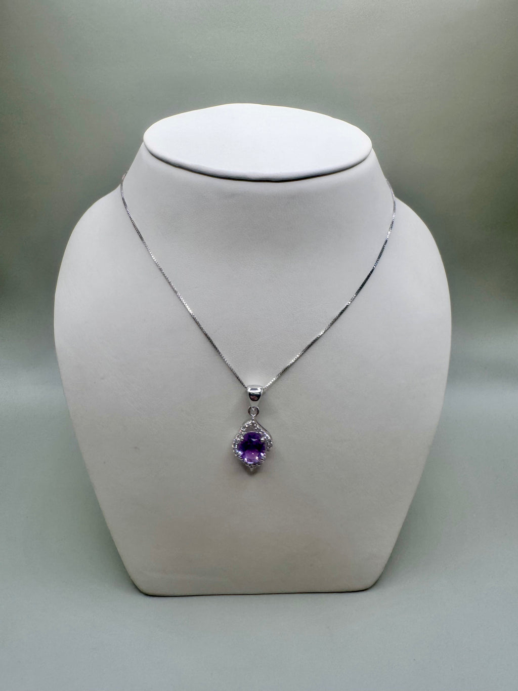 AMETHYST AND CLEAR QUARTZ SET